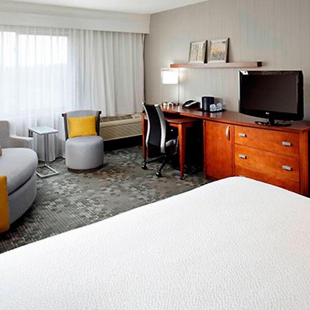 Courtyard By Marriott Akron Stow Екстериор снимка