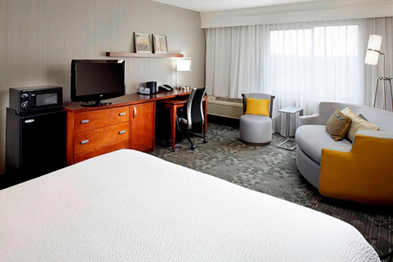 Courtyard By Marriott Akron Stow Екстериор снимка