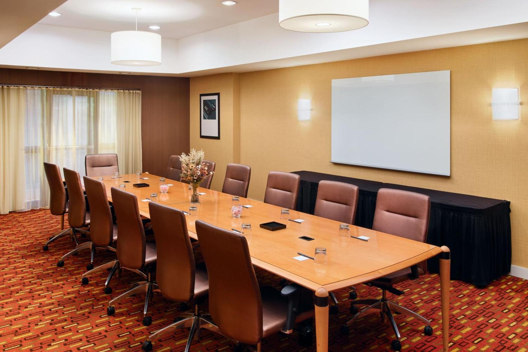 Courtyard By Marriott Akron Stow Екстериор снимка