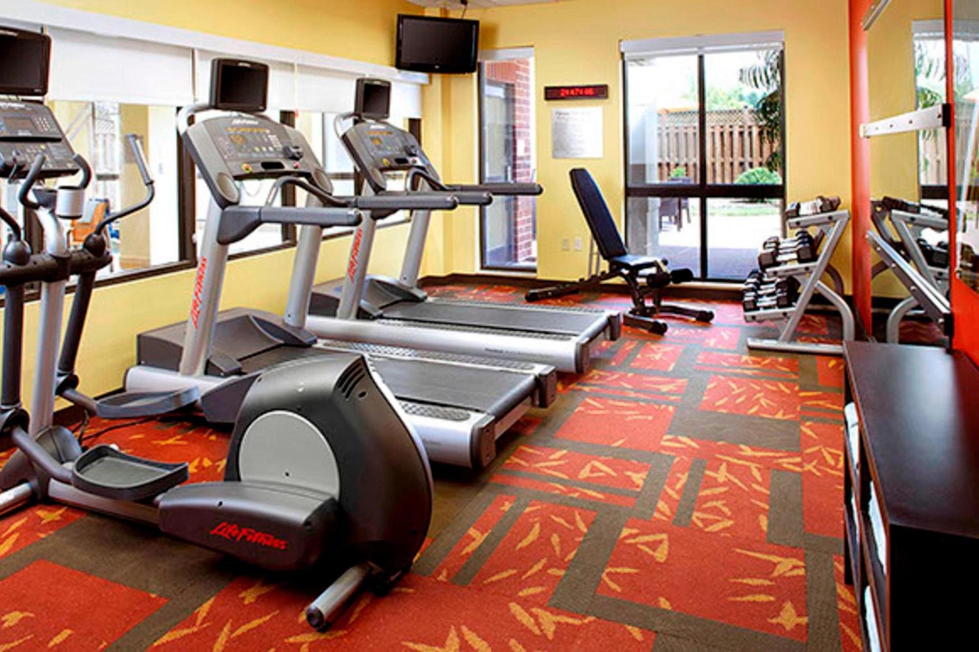 Courtyard By Marriott Akron Stow Екстериор снимка
