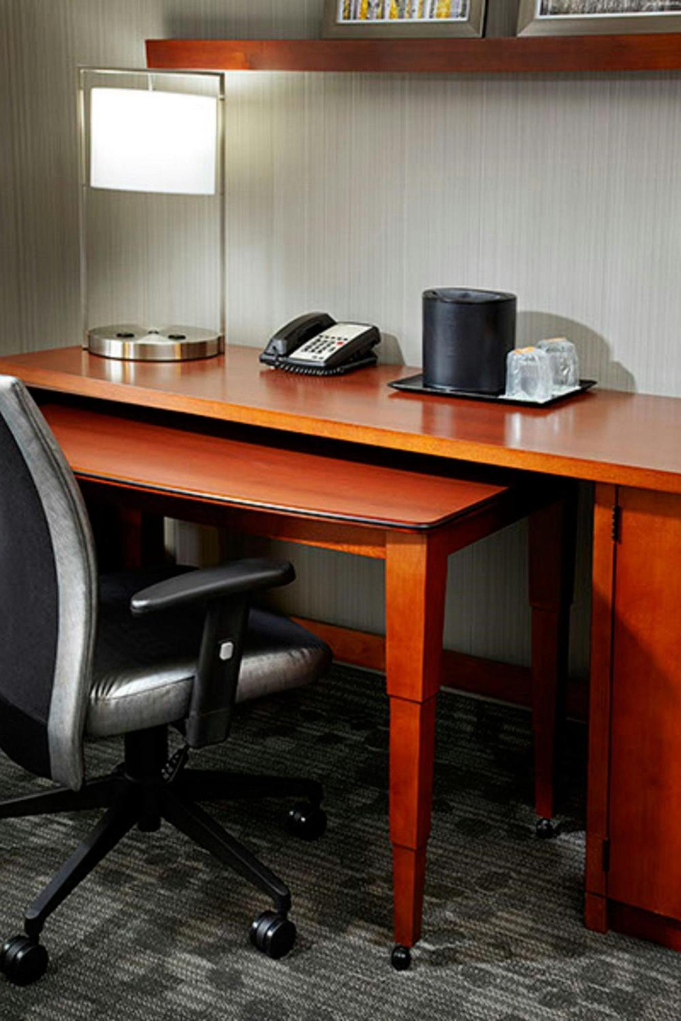 Courtyard By Marriott Akron Stow Екстериор снимка
