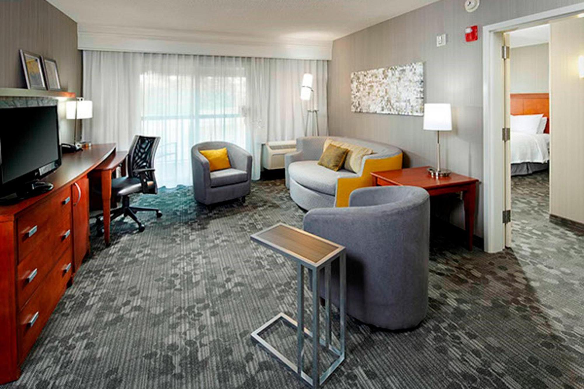 Courtyard By Marriott Akron Stow Екстериор снимка
