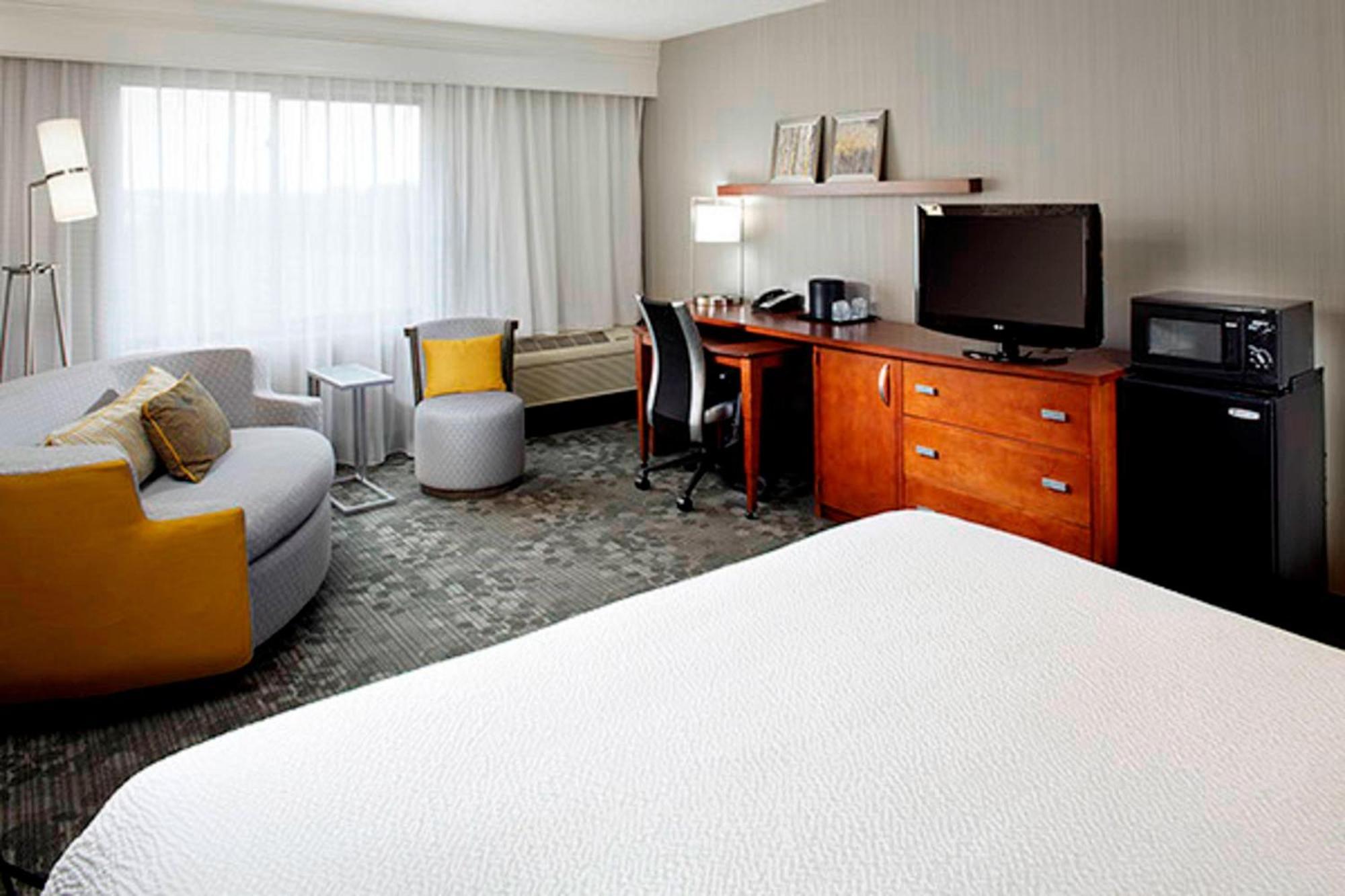 Courtyard By Marriott Akron Stow Екстериор снимка