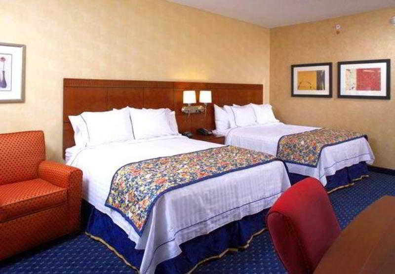 Courtyard By Marriott Akron Stow Екстериор снимка